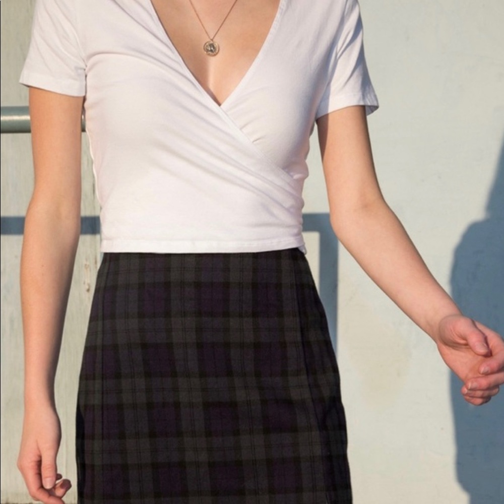 brandy melville rae top in white in OS in one size only